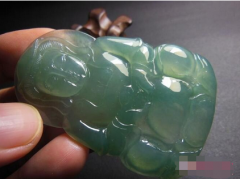 鉴别真假翡翠玉器常用方法介绍