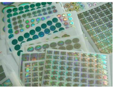 化妆品行业为什么要做防伪标签？